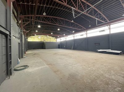 906 Payne St — interior length
