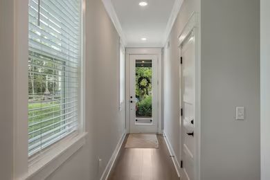 4426B Providence Hts — entry hallway